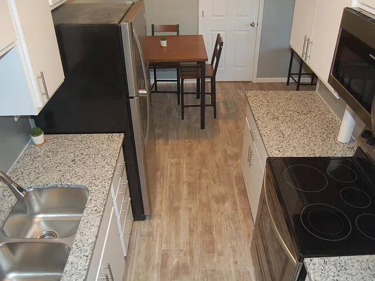 2105 S Marion St #B — Photo 7