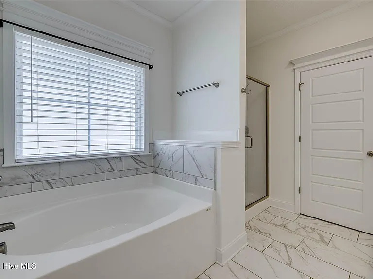 711 Courtland Ln — Photo 19