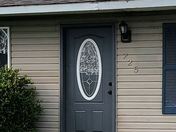 2nd image of 725 Ashland Ave