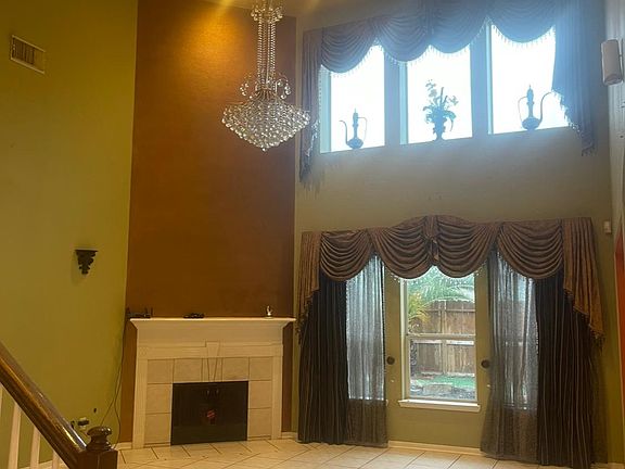 5th image of 5323 Silver Oak Dr