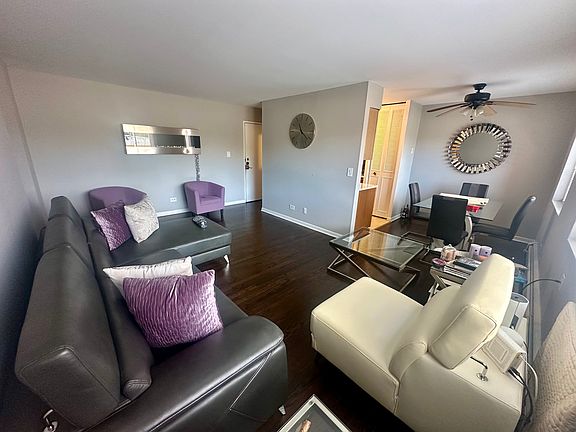 2nd image of 7120 N Sheridan Rd APT 318