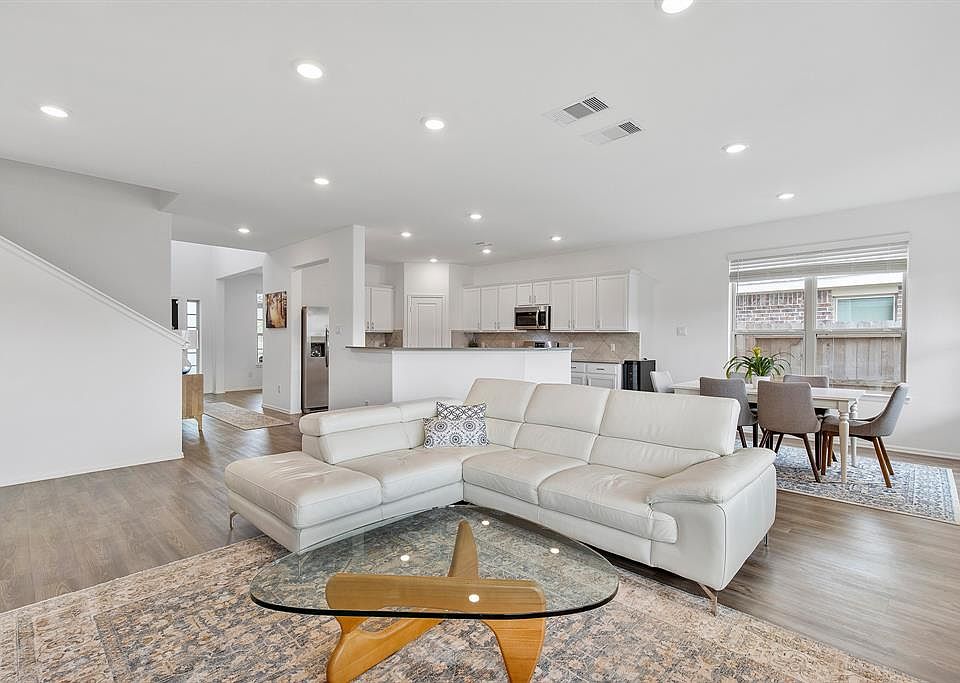 1st image of 9314 Clearwater Bluff Ln