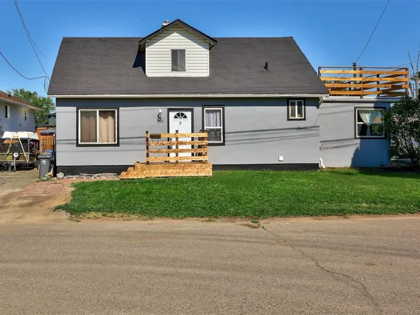 755 Crestline St, Kamloops, BC V2B 5X2