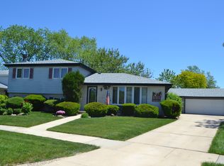 16449 Surrey Dr, Tinley Park, IL