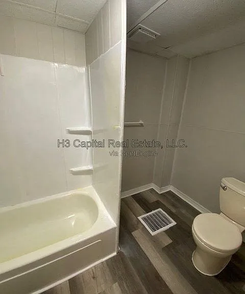 1715 Edwardsville Rd — Photo 10