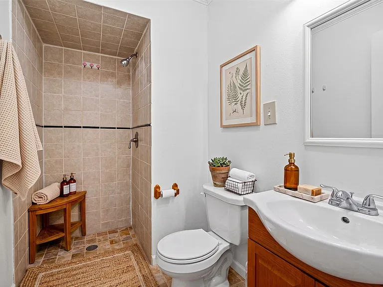 1220 Shadowdale Dr #6 — Photo 23