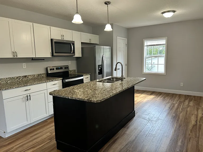 517 Sherwood Ave — Photo 5