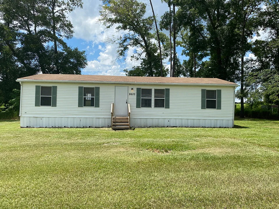 8620 NW 15th Ave