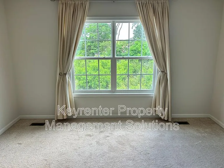 213 Willowshire Ct — Photo 18