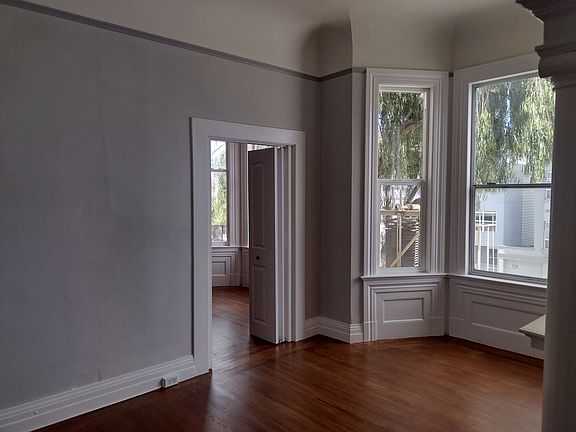 3rd image of 290A Guerrero St