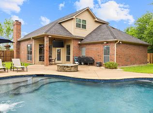 906 Windemere Cir, Longview, TX 75601