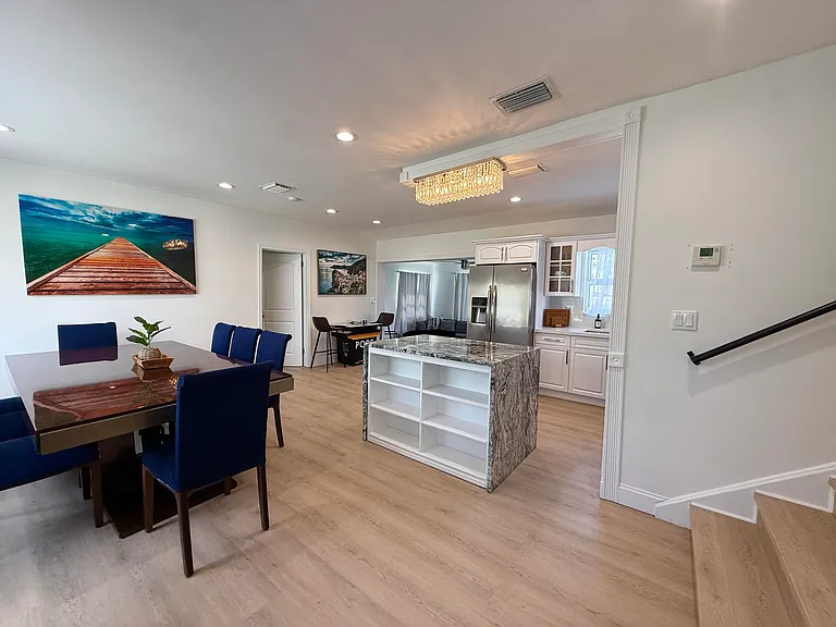 1407 Ontario Dr — Photo 3