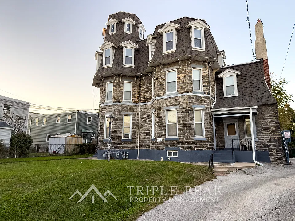 713 Pusey Ave