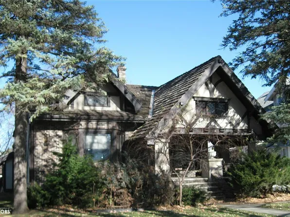 809 W Broadway St, Eagle Grove, IA 50533