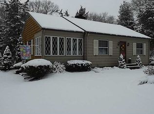 290 W Greenville Rd, Scituate, RI 02857