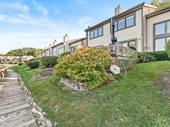 8078 Shorewalk Dr, Indianapolis, IN 46236