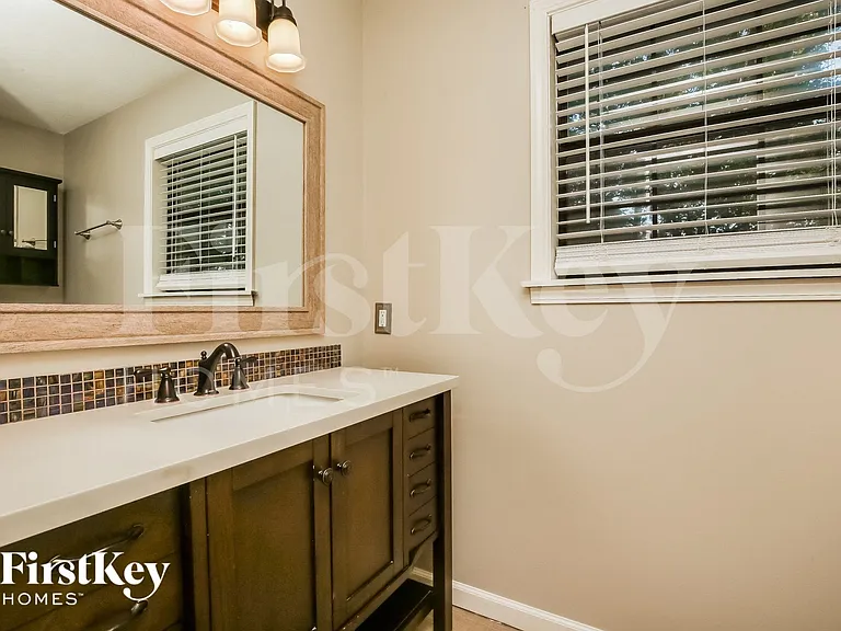 1011 Wildwood St — Photo 11