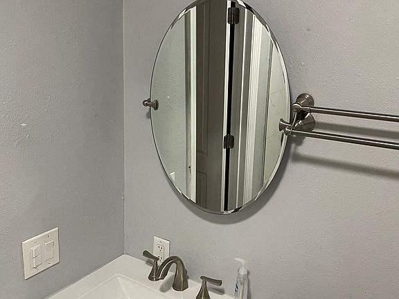 3rd image of 746 N Eucalyptus Ave