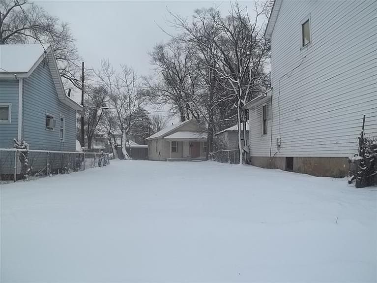 2nd image of 1805 North Ave