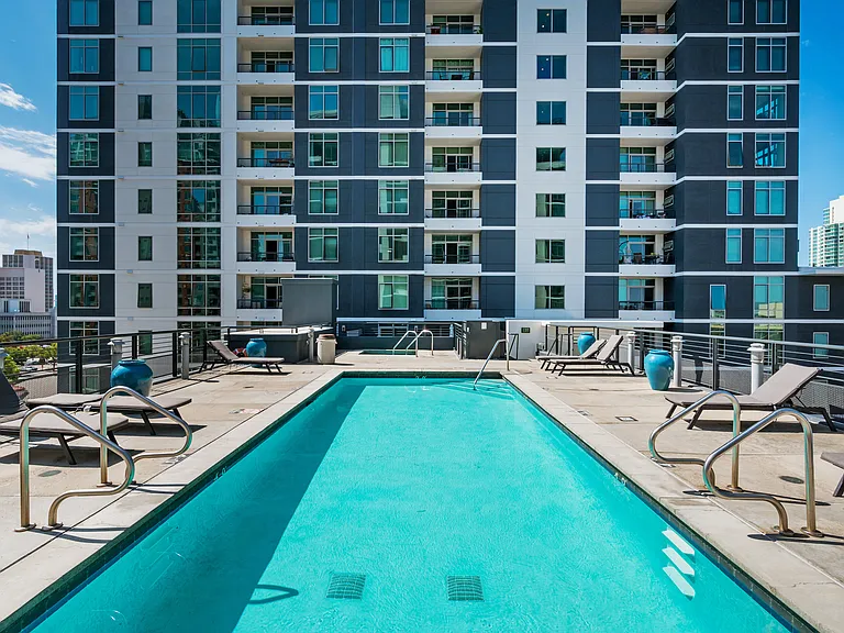 425 W Beech St #535 — Photo 50