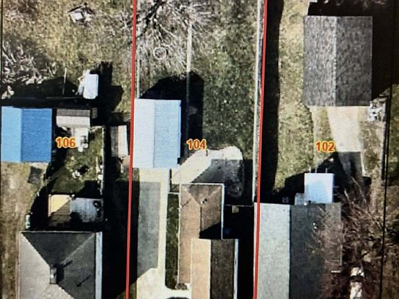 2nd image of 104 W Sugar St