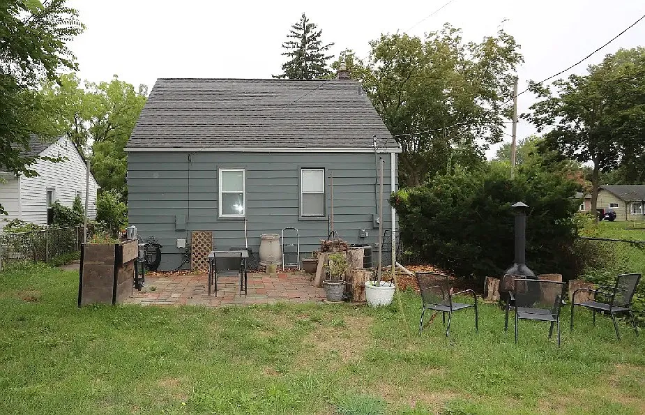 110 W Coy Ave — Photo 3