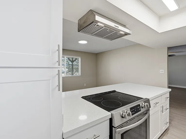 1867 E Alameda Dr — Photo 14