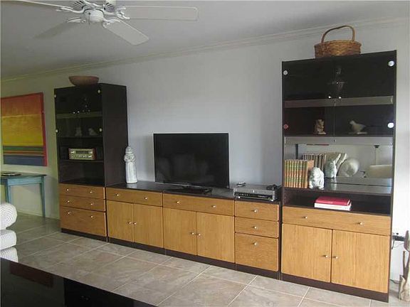 3rd image of 3939 Ocean Dr APT 507B