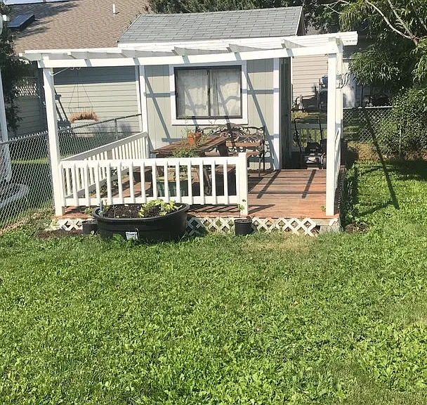 105 Alberta Ct — Photo 2