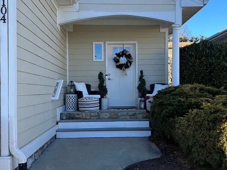 26 Windgate Cir #104 — Photo 2