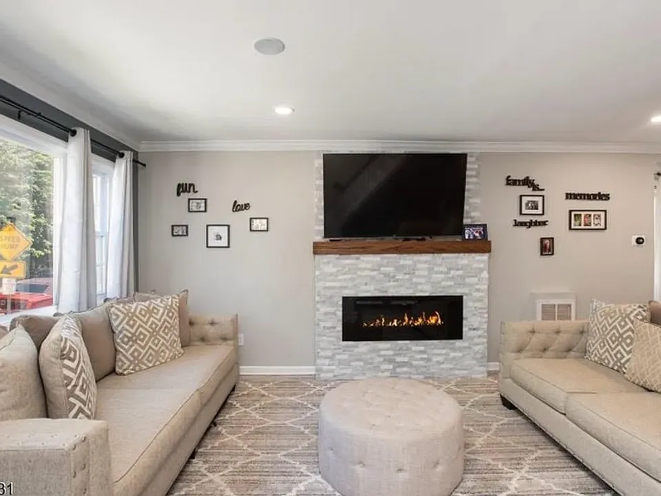 138 Jerome Pl
