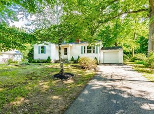 102 Mountain Rd, Wilbraham, MA 01095