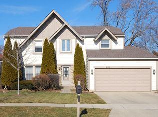 900 Dannet Rd, Buffalo Grove, IL 60089