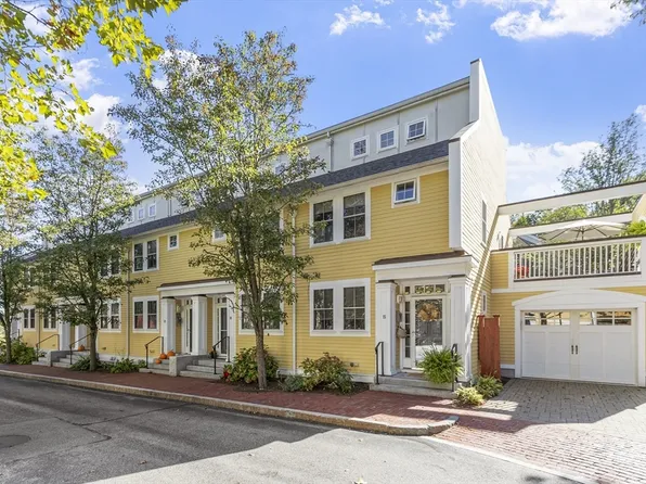 129 Merrimac St Unit 16, Newburyport, MA 01950