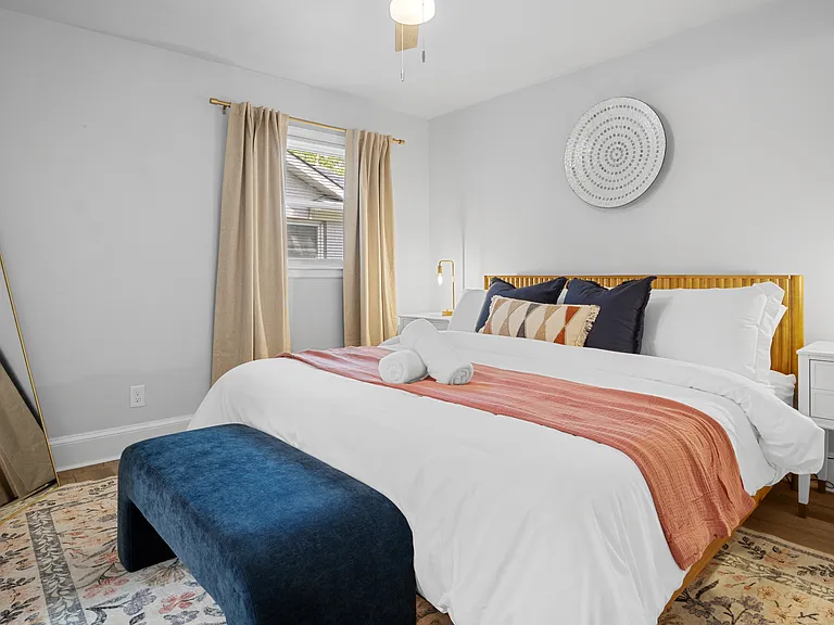 2020 Eastway Dr — Photo 19