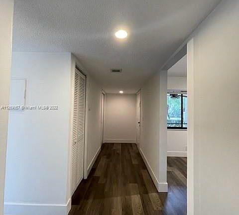 4th image of 321 Lakeview Dr APT 105