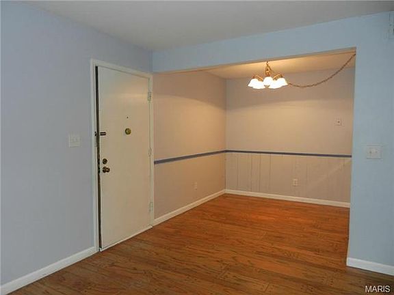 5th image of 1090 Mersey Bend Dr APT B