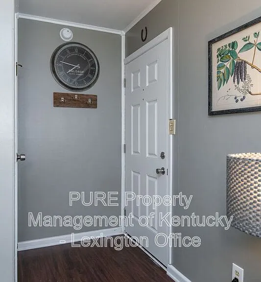 317 Mockingbird Ln — Photo 3