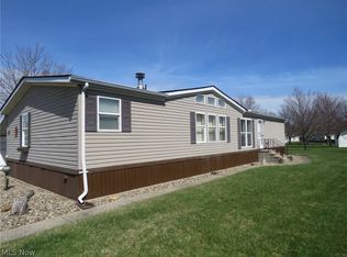 247 Island Dr, Elyria, OH