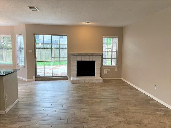 4th image of 8406 Lake Crystal Dr