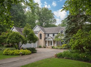 17370 Bittersweet Trl, Chagrin Falls, OH 44023