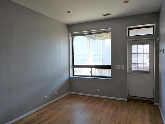 3rd image of 817 N Hoyne Ave APT 3E