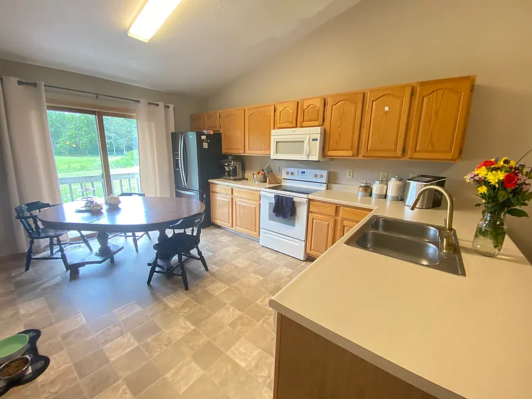 4045 Ballard Cir — Photo 8