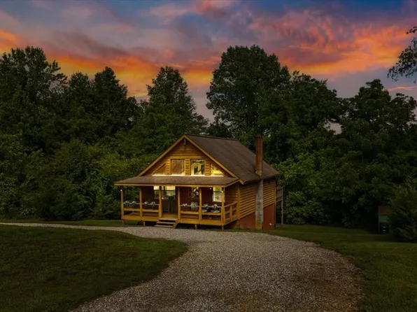 321 Sunrise St, Murphy, NC 28906