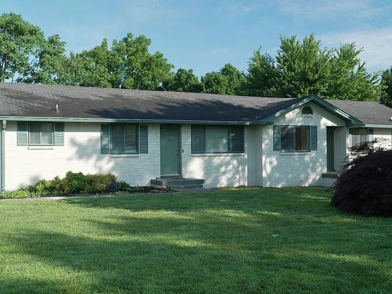 218 Cumberland Cir — Photo 1