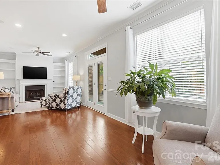 19512 Topgallant Dr — Photo 15