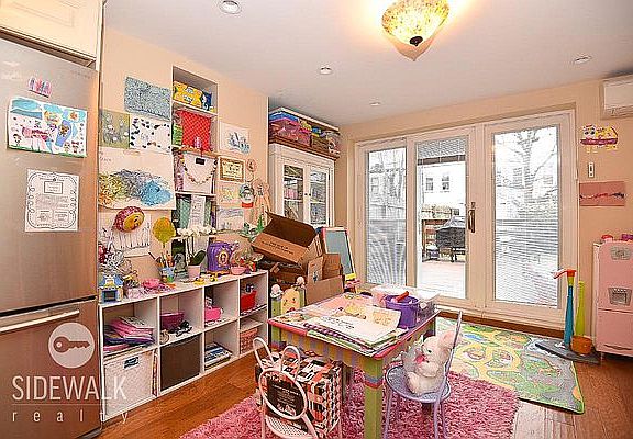 5th image of 41 Hausman St #3