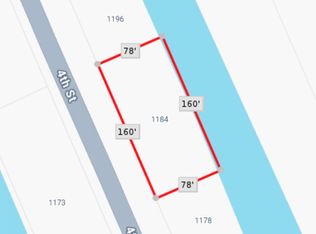 1184 4th St, Gilchrist, TX 77617