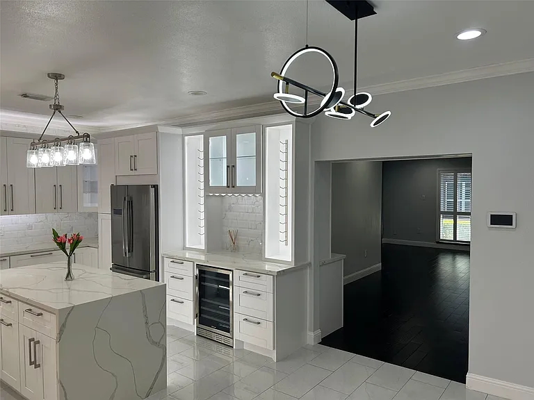840 Threadneedle St #220 — Photo 5