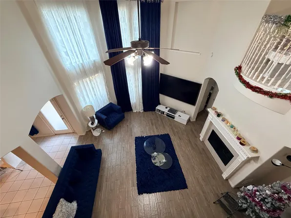 19335 Linden Meadow Ln, Richmond, TX 77407